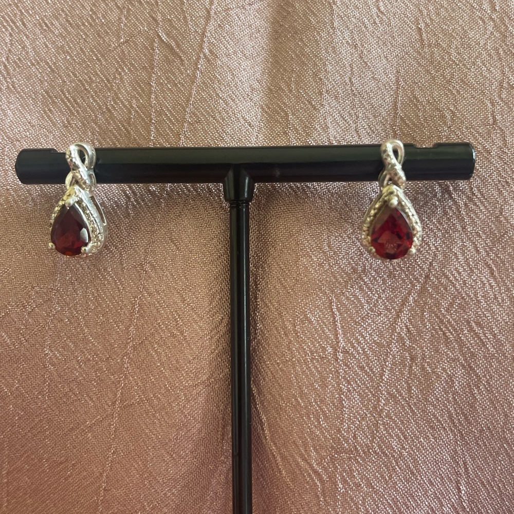 Genuine Garnet and 925 Sterling Silver - Picture 2 of 4
